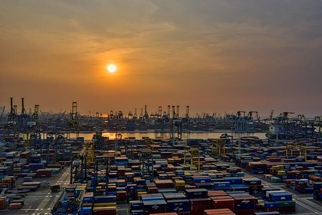 Asesoría en comercio exterior y operaciones aduaneras